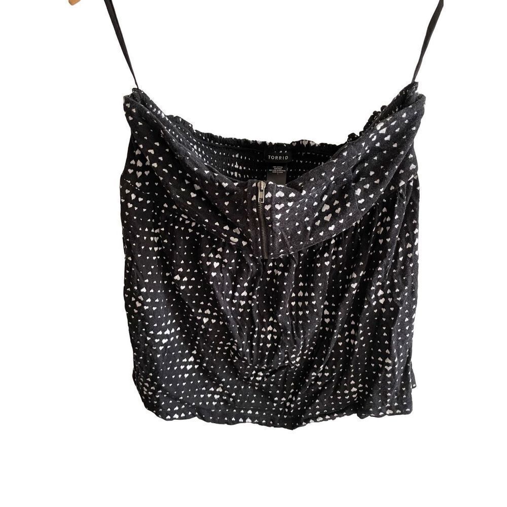 Torrid Strapless Zipper Heart Top‎